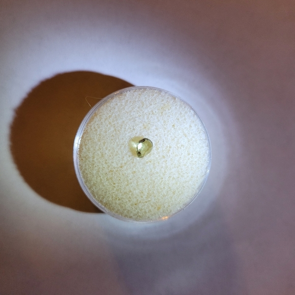 Natural Rare Green Sapphire Pear Cut .12ctw VS - Picture 2 of 6